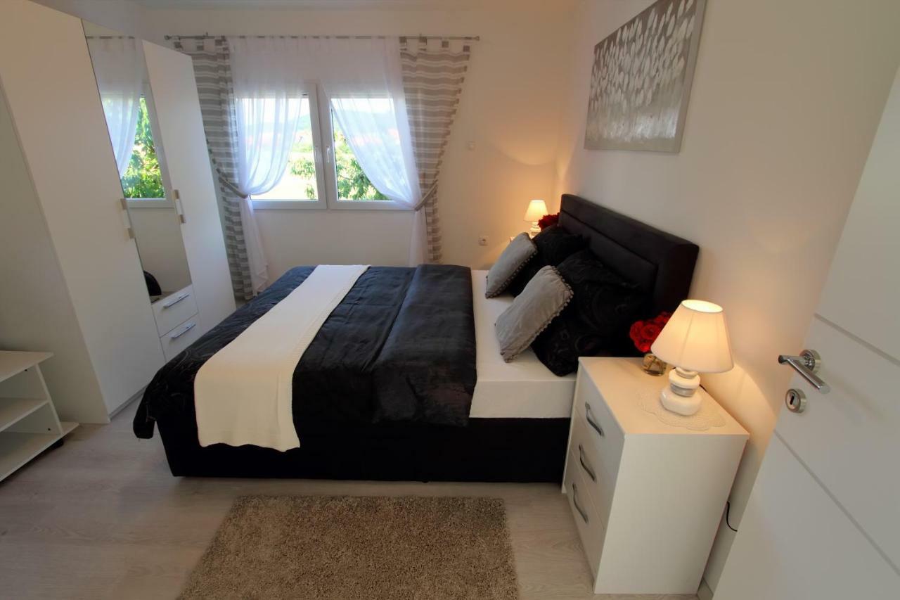 Ferienwohnung Apartman Ana Otočac Exterior foto